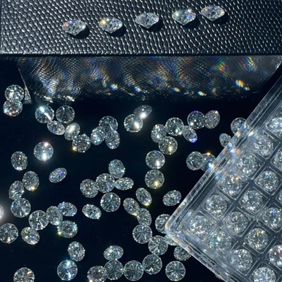 5 มิลลิเมตร-20 มิลลิเมตร VVS1 สีขาวตัดกลมคล่อง Moissanite หินร้อนรักษาสําหรับหู Stud