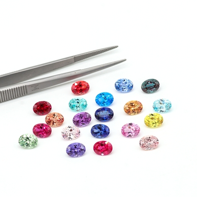 สี 6 * 8 มิลลิเมตร Oval Cut หินเพชร 22 หลายสี 1.5ct Sapphire Ruby Emerald หินเพชรลอย