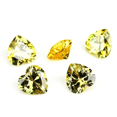 สี CZ โมซานิต เพชรตัดหัวใจ 3x3mm 4x4mm ซินথেติก ซิรคอนีย์