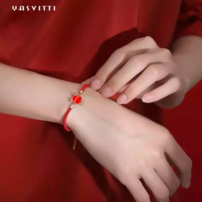19.5 ซม. 2.9 กรัมสร้อยข้อมือเครื่องประดับเงินแท้หัวใจ CZ สร้อยข้อมือสตริงสีแดง ODM