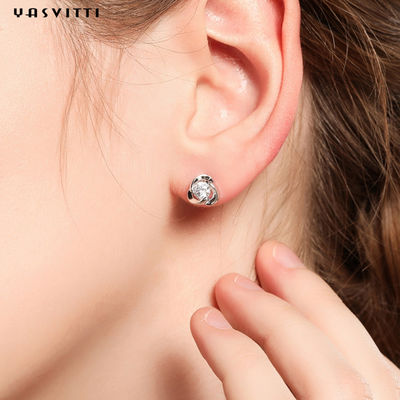 925 เงินสเตอร์ลิง Clover Zircon ต่างหูดอกไม้ Zircon Stud ต่างหู Simple Clover Diamond Earrings