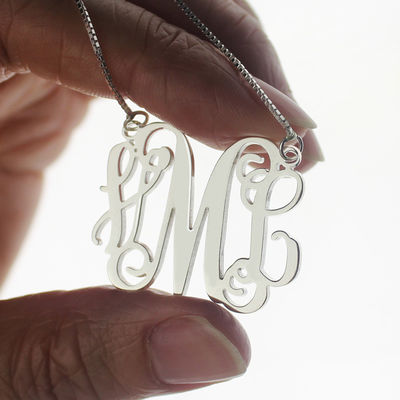 1.8ft 0.07oz สร้อยคอ Monogram ส่วนบุคคลชุบทองสร้อยคอสามตัวอักษร SGS